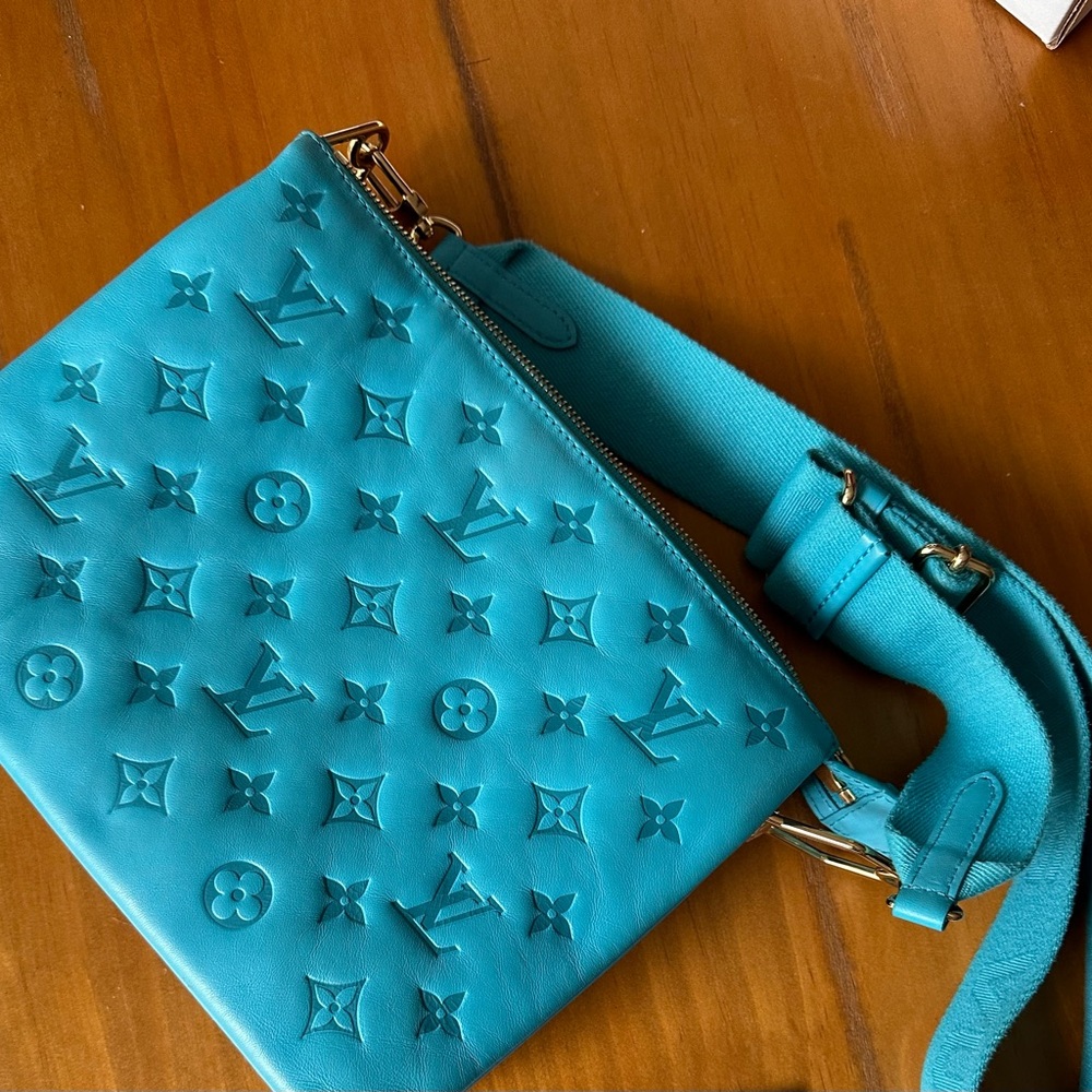 Louis Vuitton COUSSIN PM- ELECTRIC TURQUOISE BLUE - Picture 6 of 12